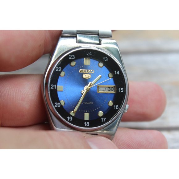 Seiko Blue and Silver Men's Watch - Picture 4 of 6